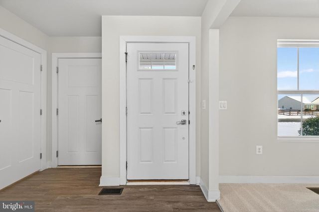 54 NORFOLK LN, Martinsburg, WV 25405