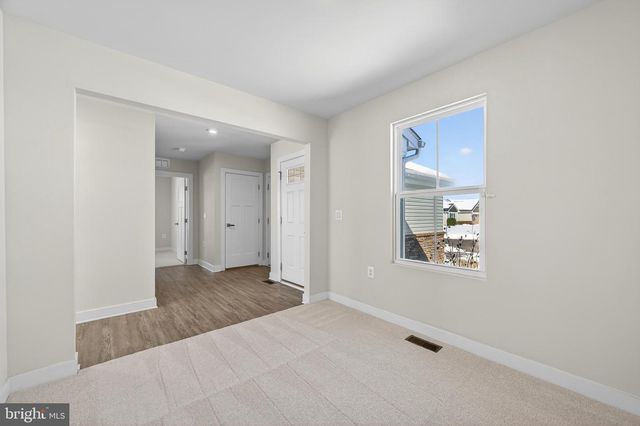 54 NORFOLK LN, Martinsburg, WV 25405