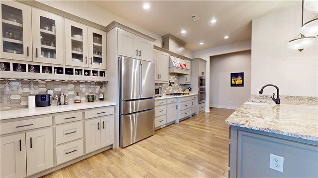 3750 Whitefish Street, Bentonville, AR 72712