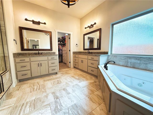 3750 Whitefish Street, Bentonville, AR 72712