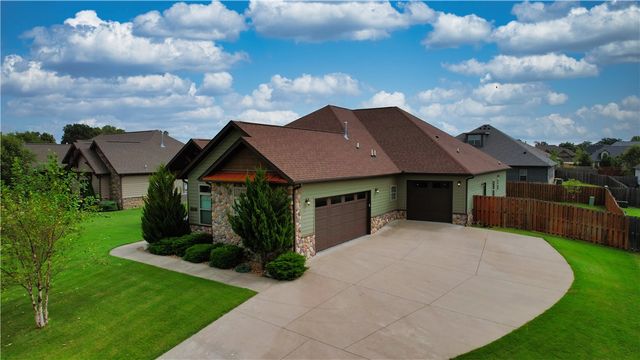 3750 Whitefish Street, Bentonville, AR 72712