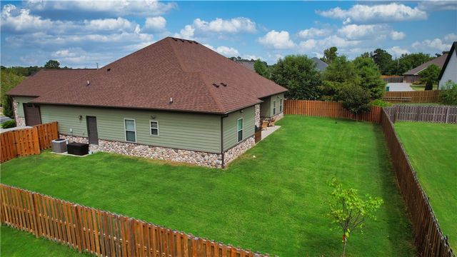 3750 Whitefish Street, Bentonville, AR 72712