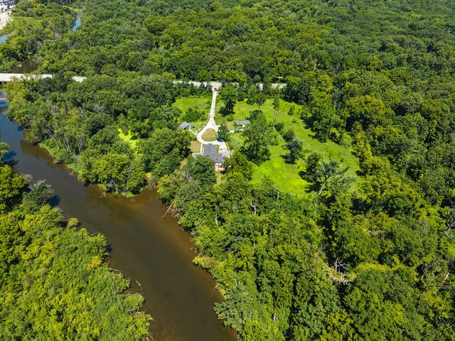 15595 W Town Line Road, Mettawa, IL 60045