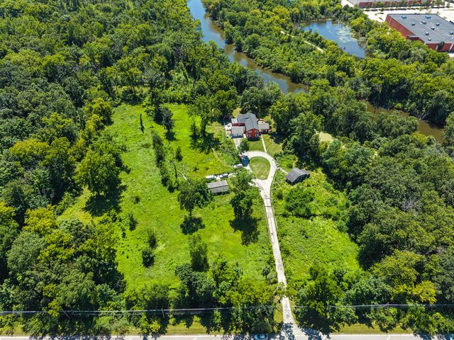15595 W Town Line Road, Mettawa, IL 60045