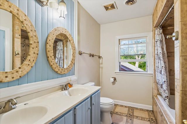 15595 W Town Line Road, Mettawa, IL 60045