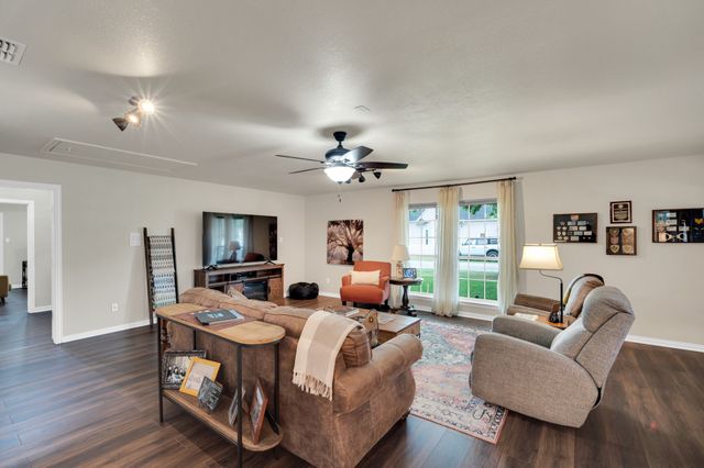 502 Main Street, Maypearl, TX 76064