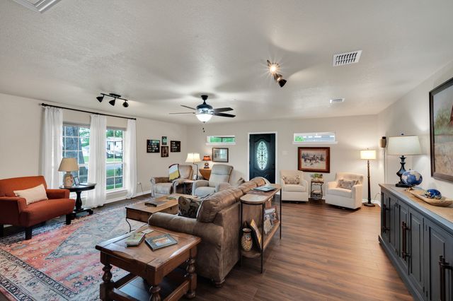 502 Main Street, Maypearl, TX 76064