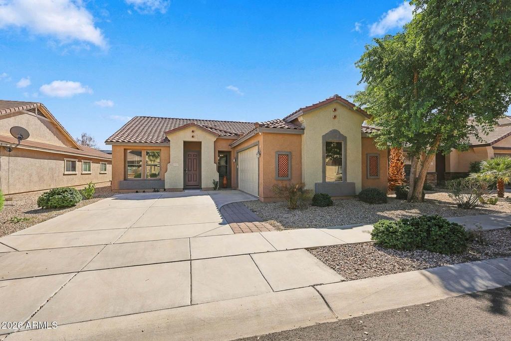 18391 W STINSON Drive, Surprise, AZ 85374 — exterior