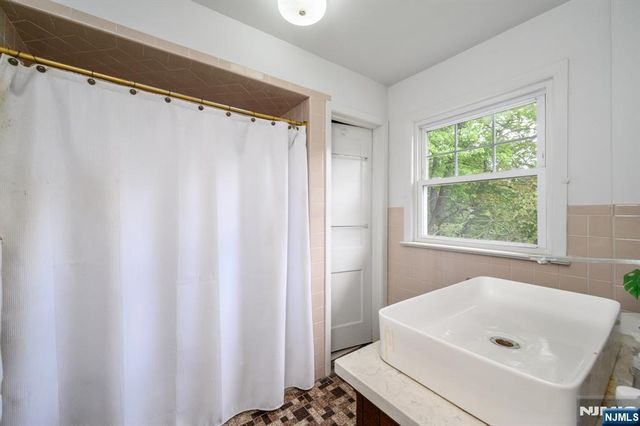 327 Rifle Camp Road, Little Falls, NJ 07424