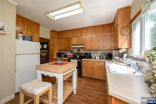 327 Rifle Camp Road, Little Falls, NJ 07424