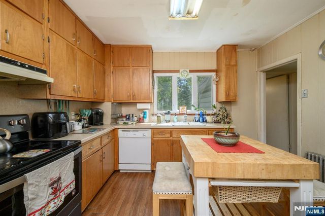 327 Rifle Camp Road, Little Falls, NJ 07424