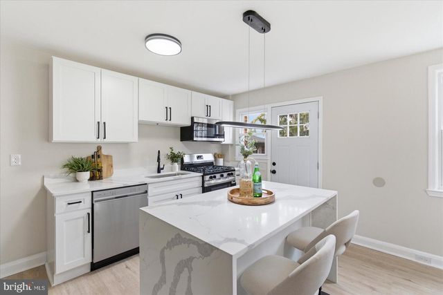 10 MARDREW RD, Baltimore, MD 21229