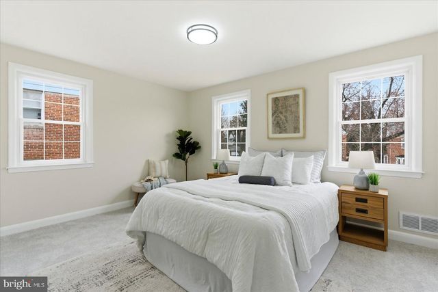 10 MARDREW RD, Baltimore, MD 21229