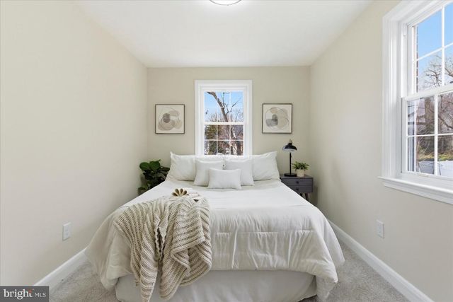 10 MARDREW RD, Baltimore, MD 21229