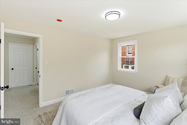 10 MARDREW RD, Baltimore, MD 21229