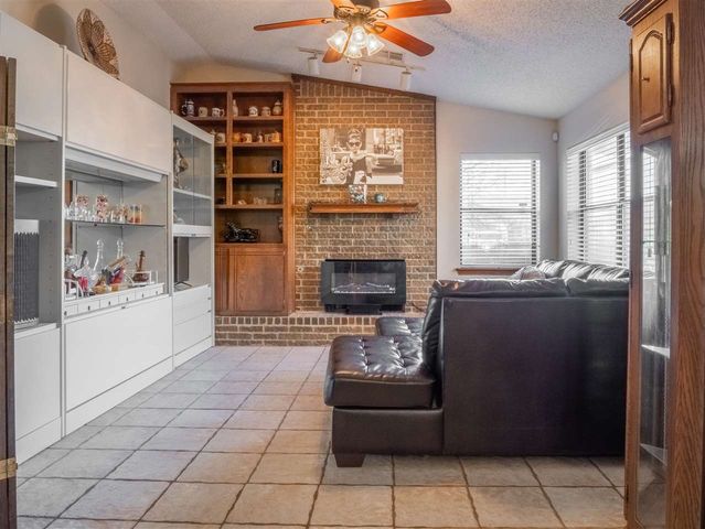 2609 NE Euclid, Lawton, OK 73507