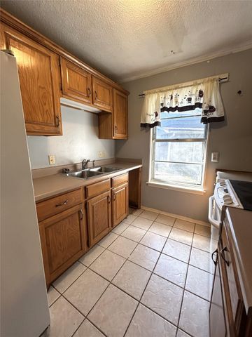 645 N Center Street, Blossom, TX 75416