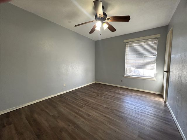 645 N Center Street, Blossom, TX 75416