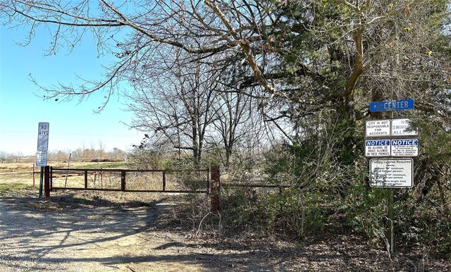 645 N Center Street, Blossom, TX 75416