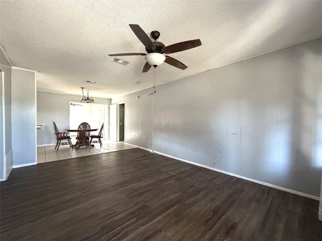 645 N Center Street, Blossom, TX 75416