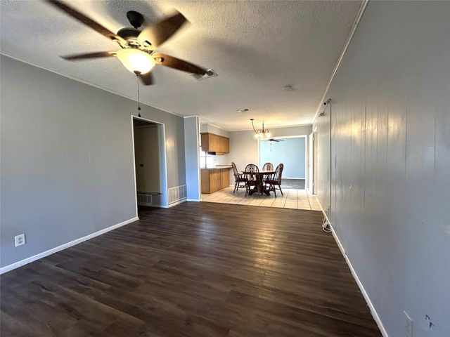 645 N Center Street, Blossom, TX 75416