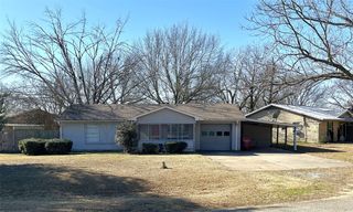 645 N Center Street, Blossom, TX 75416