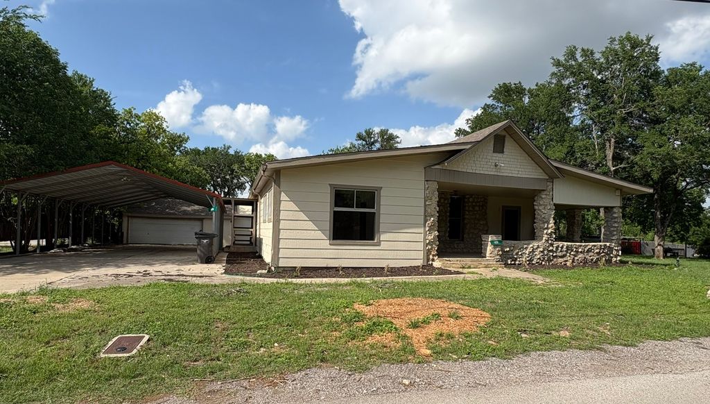 4876 E Williams Spring Rd, Fort Worth, TX 76135