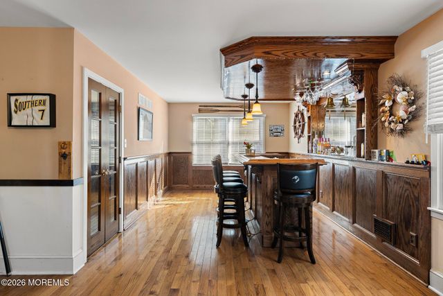 195 S Lakeshore Drive, Manahawkin, NJ 08050