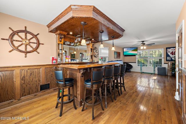 195 S Lakeshore Drive, Manahawkin, NJ 08050