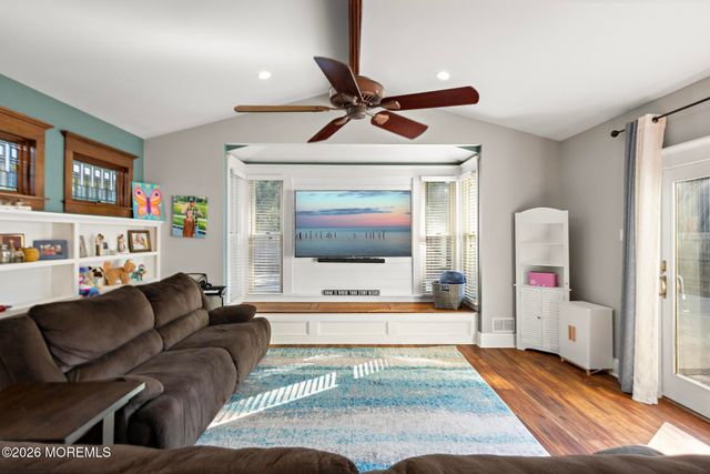195 S Lakeshore Drive, Manahawkin, NJ 08050