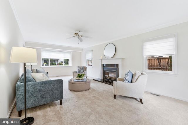 13202 MOSS RANCH LN, Fairfax, VA 22033