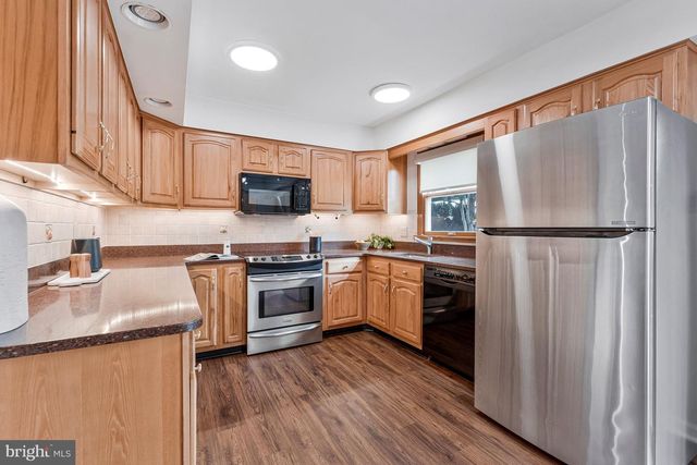 13202 MOSS RANCH LN, Fairfax, VA 22033