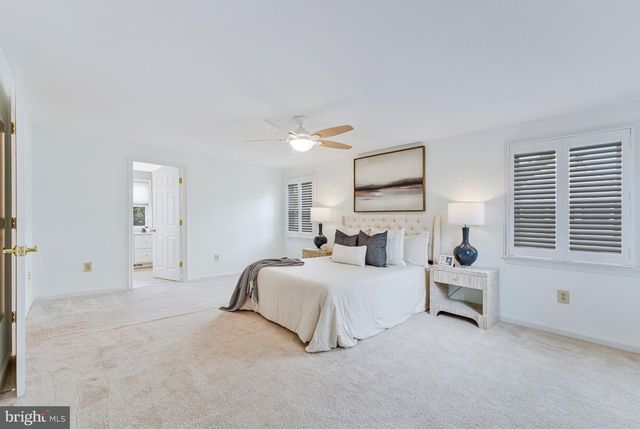 13202 MOSS RANCH LN, Fairfax, VA 22033