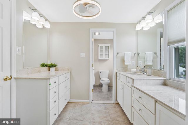 13202 MOSS RANCH LN, Fairfax, VA 22033