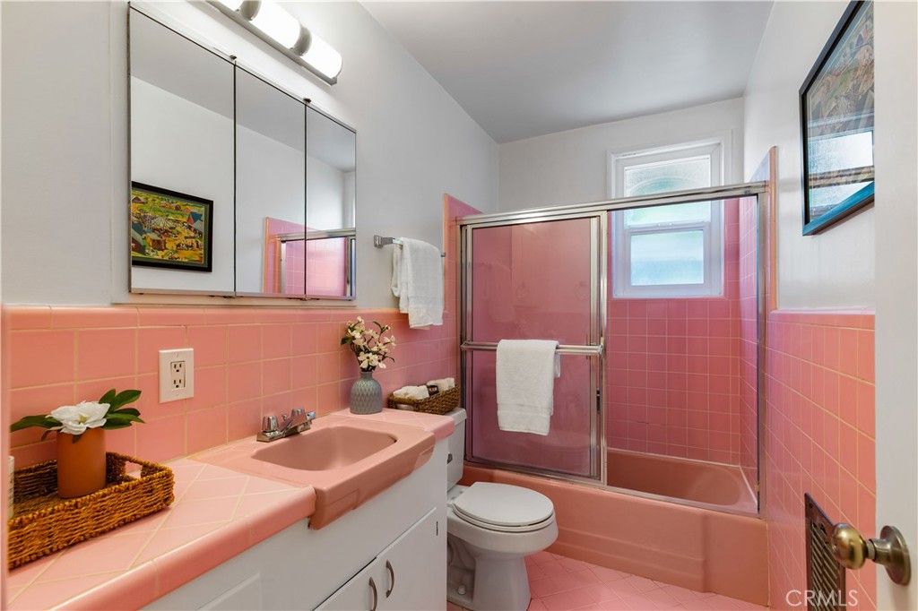 Image 14 of property listing at 2075 E Appleton Street 17, Long Beach, CA 90803
