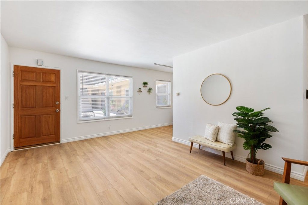 Image 9 of property listing at 2075 E Appleton Street 17, Long Beach, CA 90803