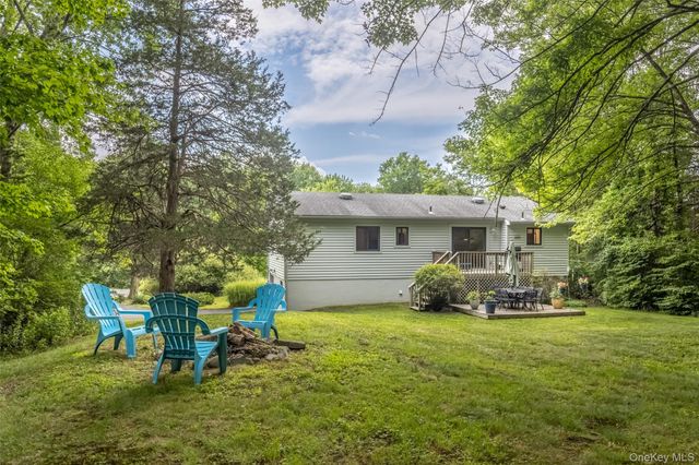 6 Hickory Hill Road, New Paltz, NY 12561