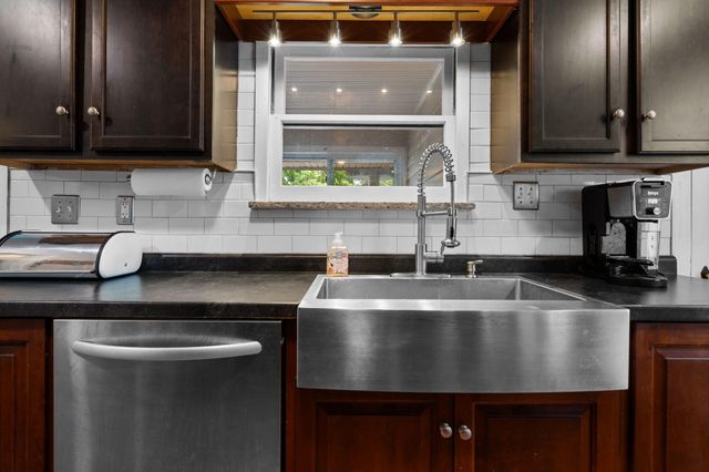 1396 E Forest Avenue, Ypsilanti, MI 48198