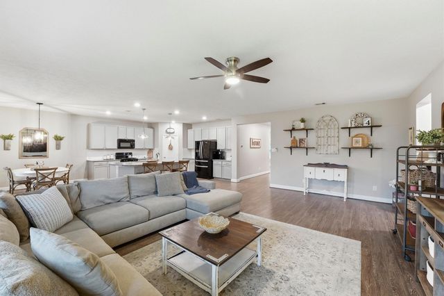 3502 Saxton Green Road, Pearland, TX 77584
