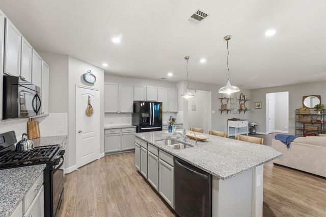 3502 Saxton Green Road, Pearland, TX 77584