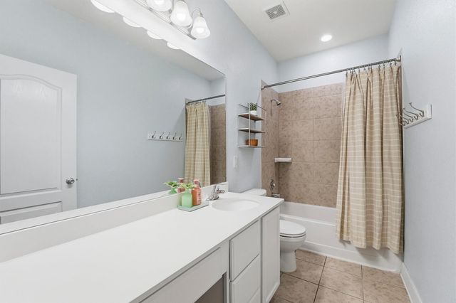 3502 Saxton Green Road, Pearland, TX 77584