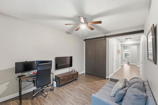 3502 Saxton Green Road, Pearland, TX 77584