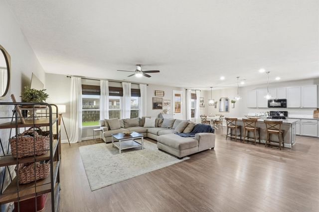 3502 Saxton Green Road, Pearland, TX 77584
