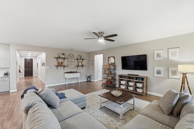 3502 Saxton Green Road, Pearland, TX 77584