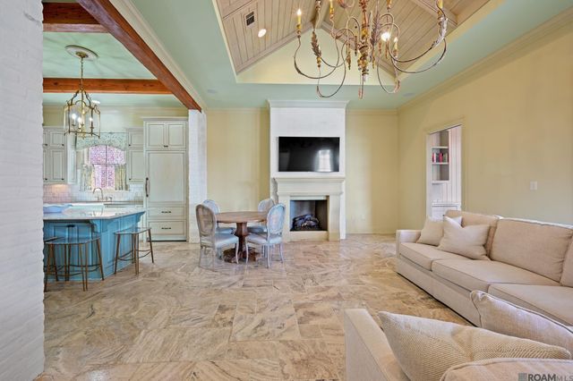 18663 Santa Maria Dr, Saint George, LA 70809