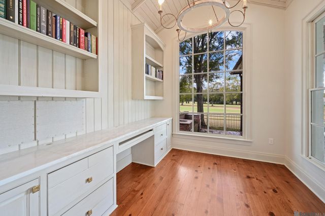 18663 Santa Maria Dr, Saint George, LA 70809