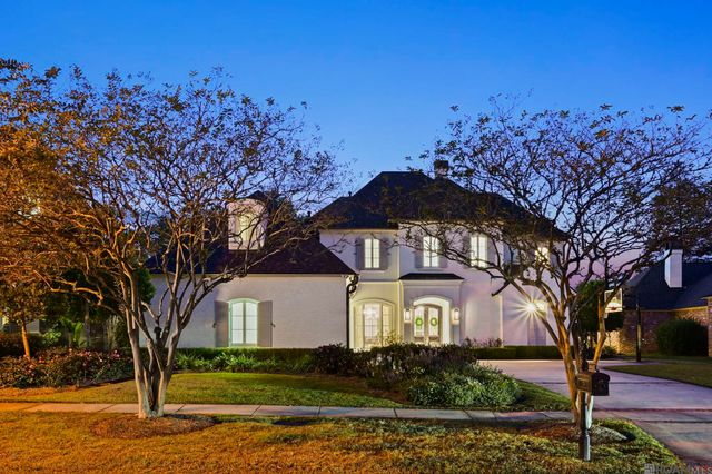 18663 Santa Maria Dr, Saint George, LA 70809