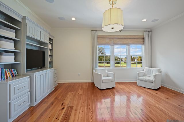 18663 Santa Maria Dr, Saint George, LA 70809