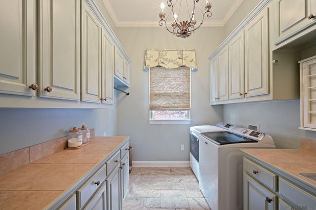 18663 Santa Maria Dr, Saint George, LA 70809