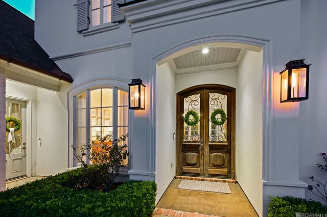 18663 Santa Maria Dr, Saint George, LA 70809